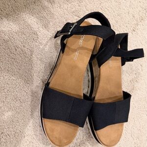 Women’s sandals